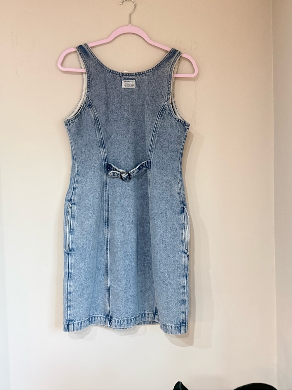 Levi’s Light Wash Button Front Denim Dress Size Medium Sleeveless Jean Dress - Picture 3 of 7